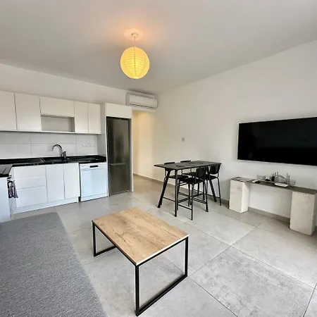 Retreat, Block B1, Unit8 Lägenhet