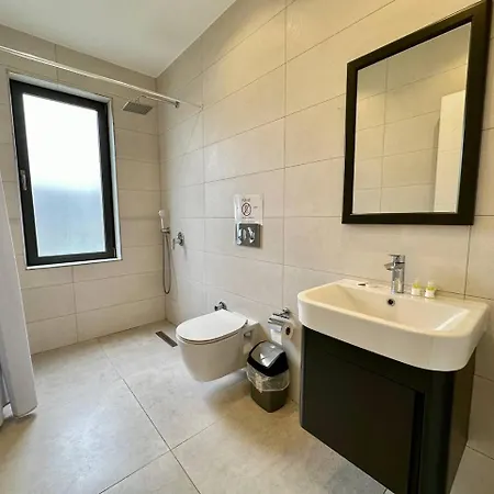 Retreat, Block B1, Unit8 Lägenhet