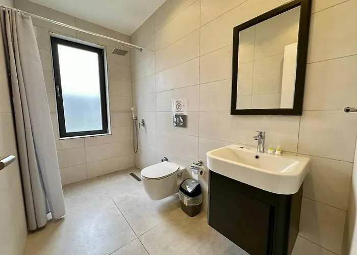 Retreat, Block B1, Unit8 Lägenhet